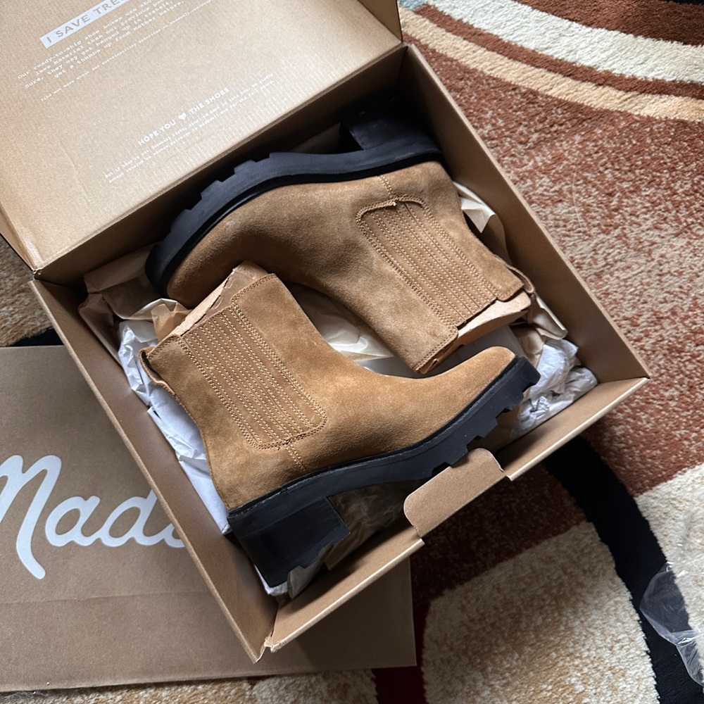 NWB Madewell Lugsole Chelsea Boots